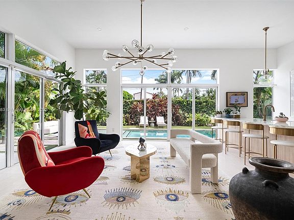 4th image of 520 E Di Lido Dr