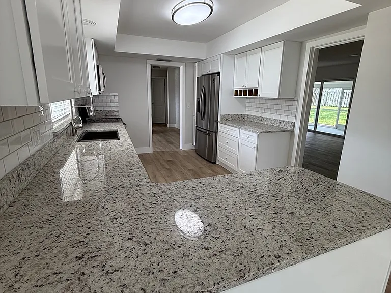 Kitchen, entrance to family room