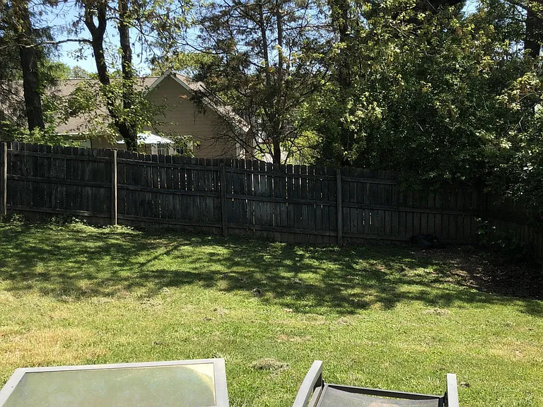 1424 Clear Brook Dr — Photo 12
