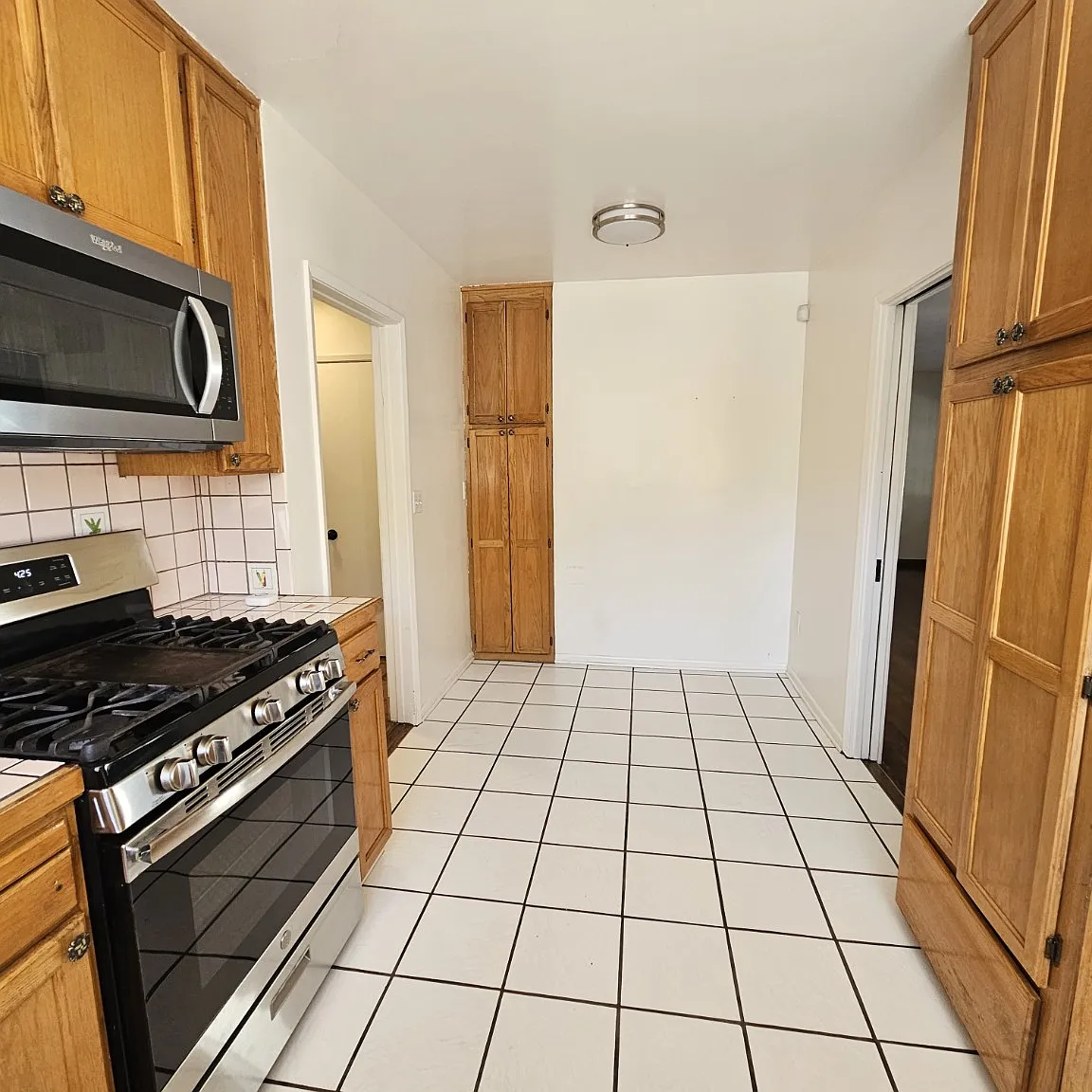 4 bed, 1875 sqft, $3,800 — Photo 4