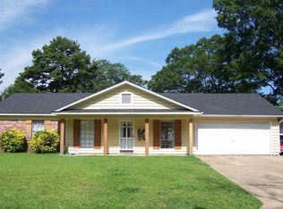 902 Tanglewood Dr, Clinton, MS 39056