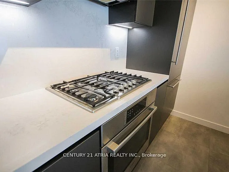 9 Spadina Ave #618 — Photo 8