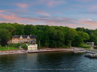 250 Gordon Dr, Penetanguishene, ON L9M1Y4