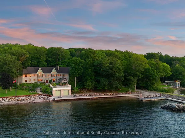 250 Gordon Dr, Penetanguishene, ON L9M 1Y4