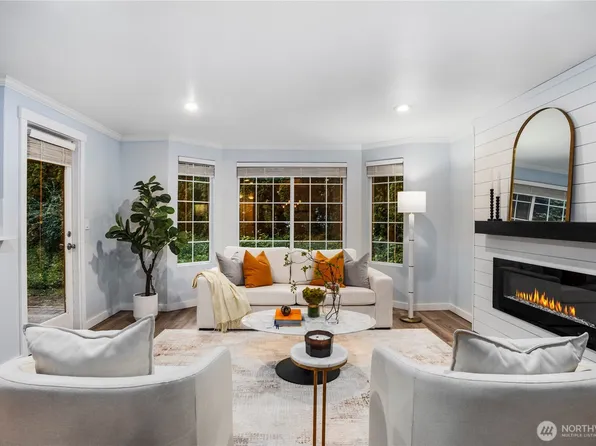 10016 NE 120th Lane #F103, Kirkland, WA 98034