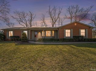 4275 E Newland Dr, West Bloomfield, MI 48323