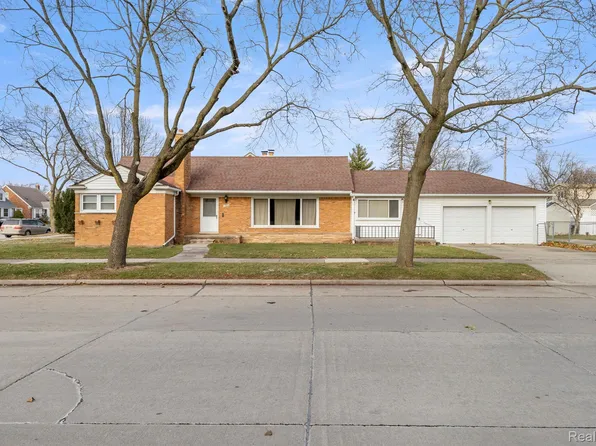 1300 Robindale Ave, Dearborn, MI 48128