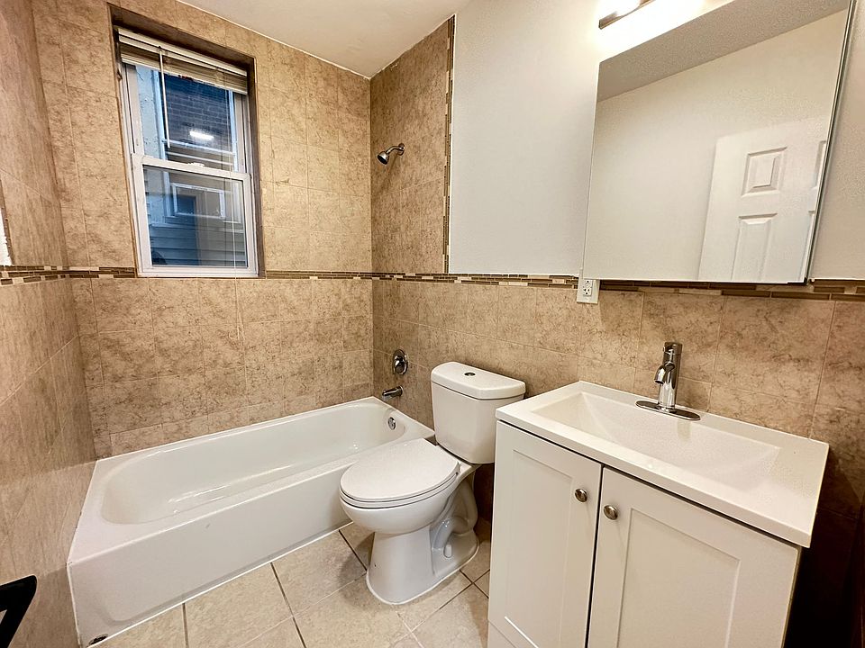 2nd image of 160 Bergen Ave #22E