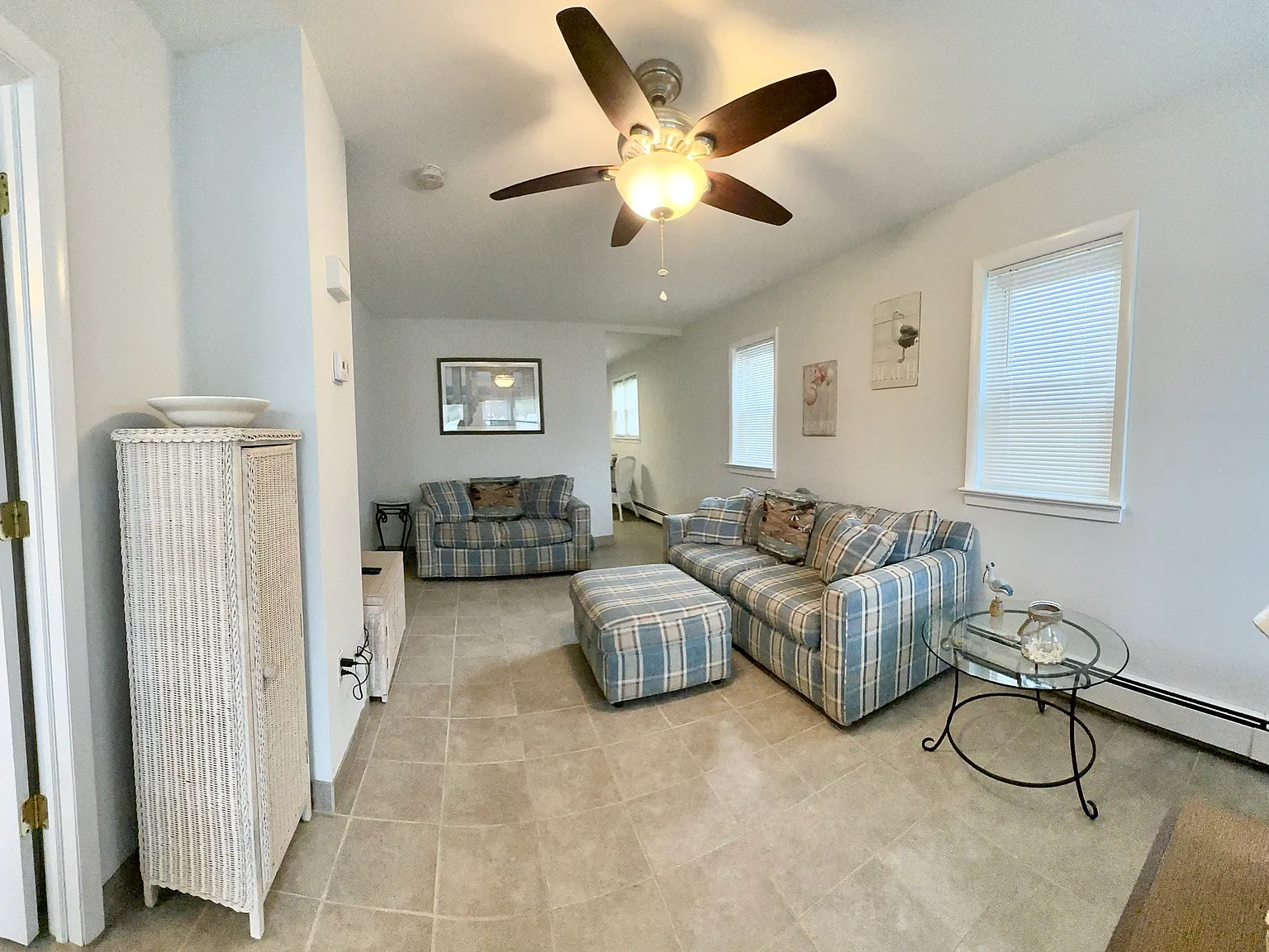 2 bed, 850 sqft, $2,200 — Photo 4