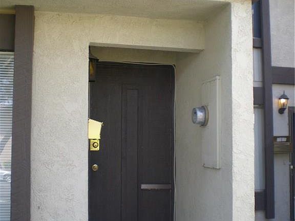 3rd image of 5925 Bromley Ave