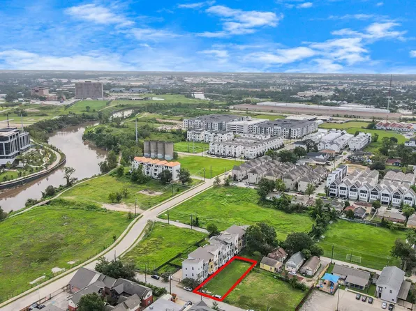 306 McAlpine St, Houston, TX 77003