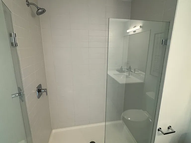 105 NE 22nd St #B1 — Photo 8