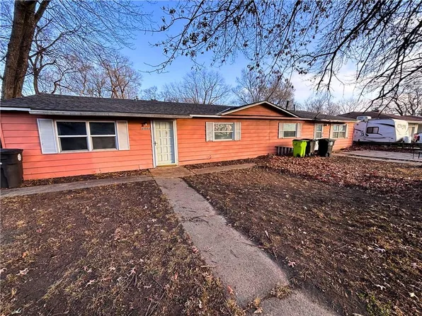 6808 E 162nd St, Belton, MO 64012