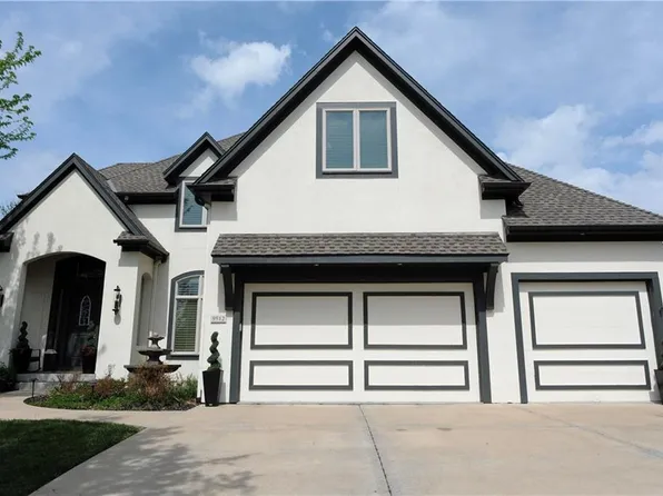 9512 W 162nd St, Overland Park, KS 66085