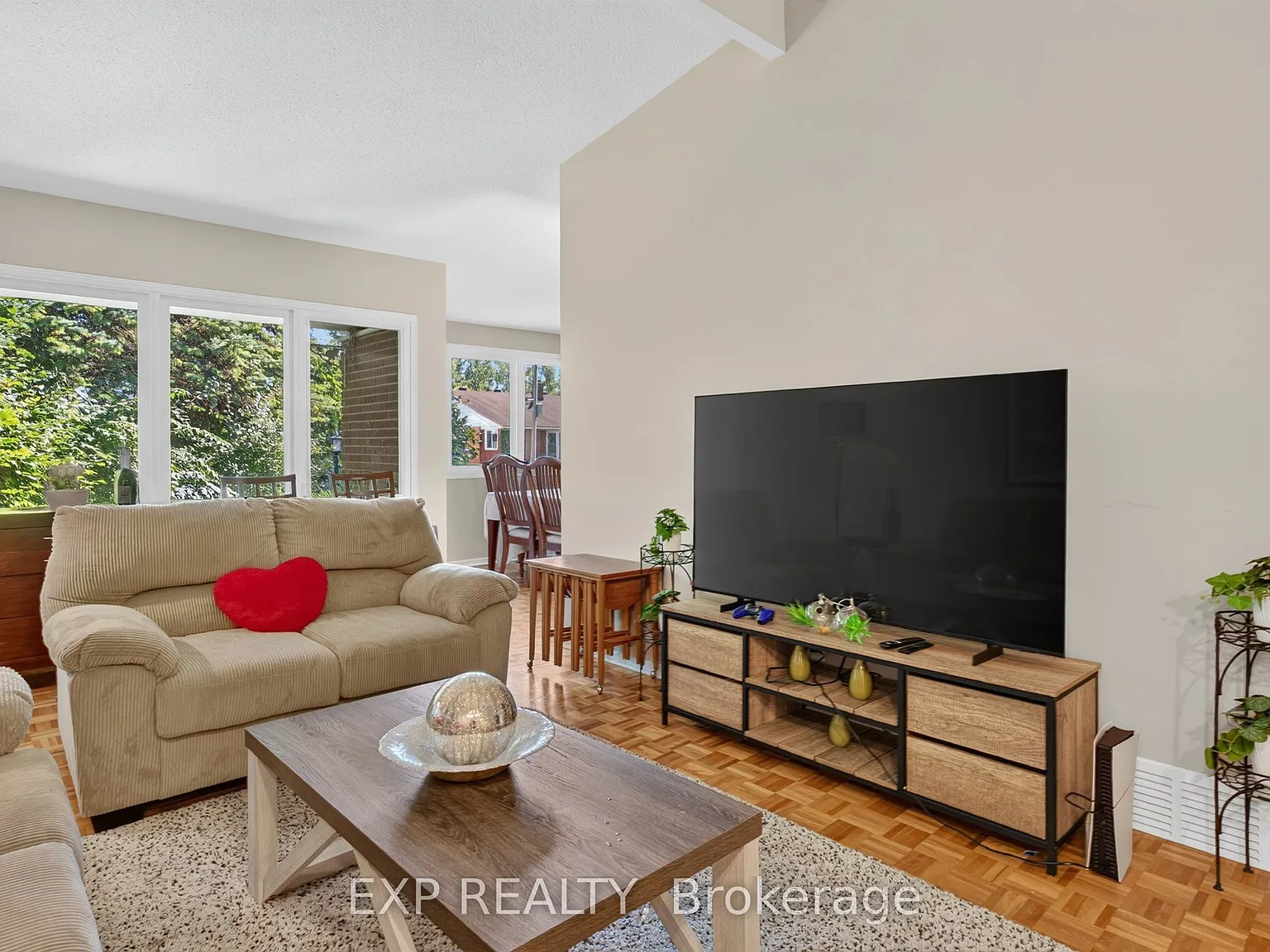 4 bed, $2,800 — Photo 4