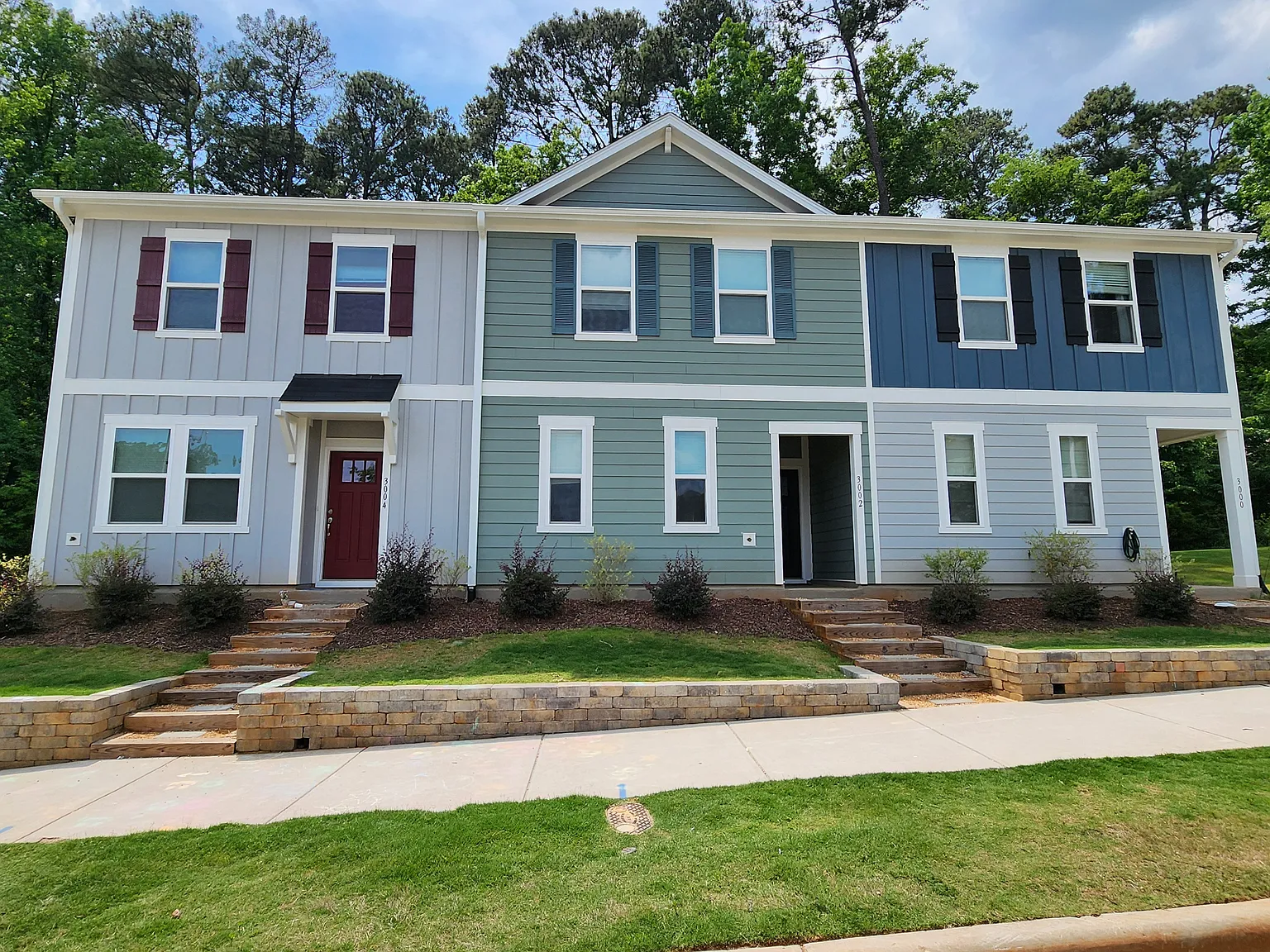 3 bed, 1466 sqft, $2,000 — Photo 1