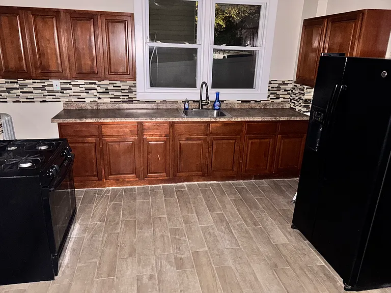 145-147 Stuyvesant Ave — Photo 6