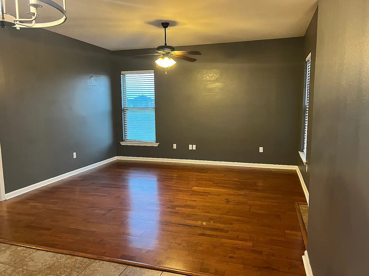3 bed, 1600 sqft, $1,700 — Photo 4