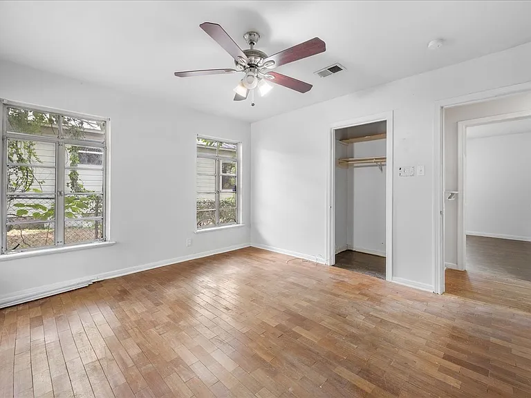 1409 Clifford Ave — Photo 6
