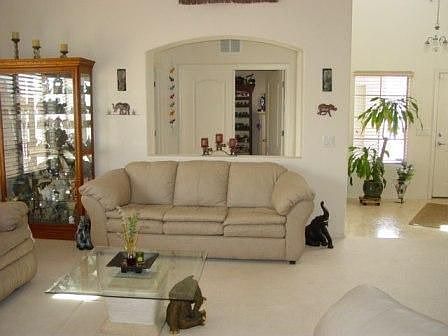 2nd image of 1466 E Laurel Dr