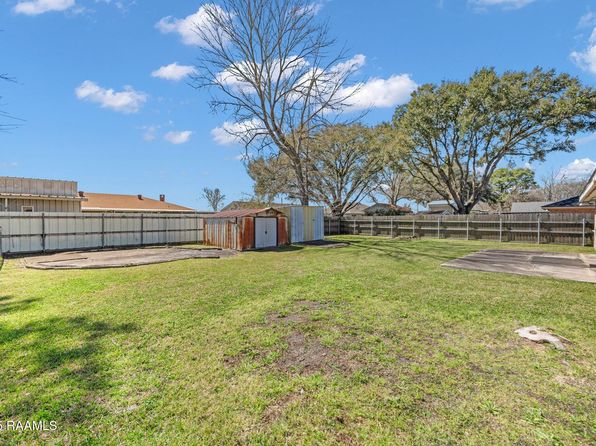 137 Perez Dr, Scott, LA 70583