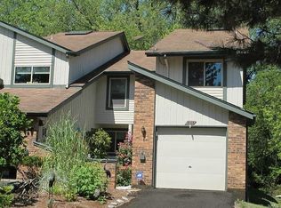 2035 Painted Leaf Dr, Maryland Heights, MO 63043
