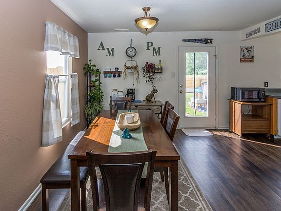4th image of 1611 Carriage Cir