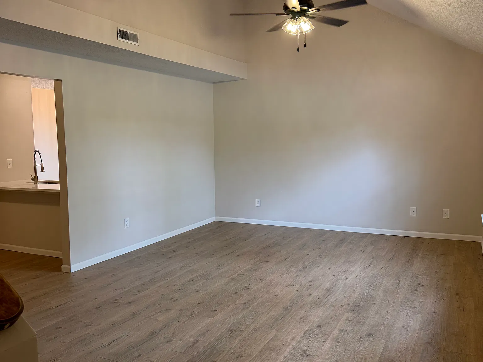 3 bed, 1228 sqft, $2,000 — Photo 3