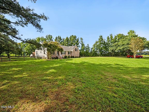2nd image of 728 NW Backwoods Road