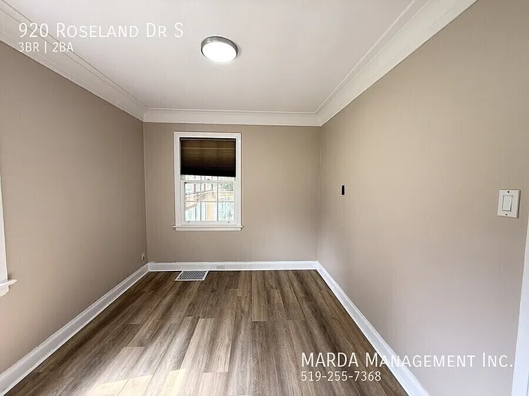 920 Roseland Dr S — Photo 18