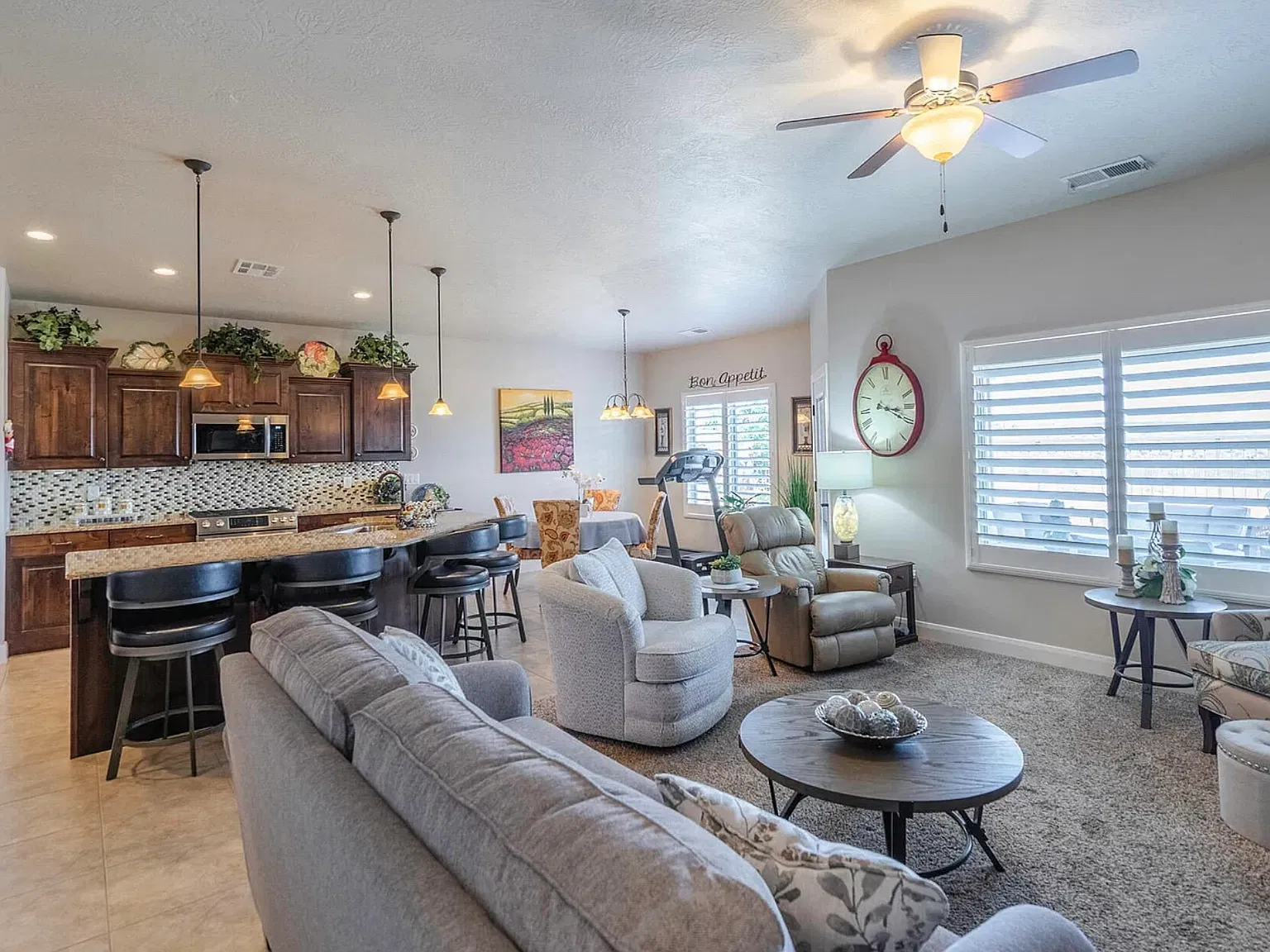 3 bed, 1782 sqft, $2,300 — Photo 3