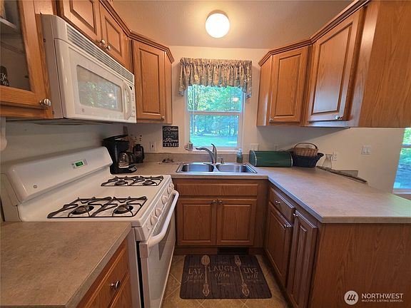 5th image of 340 Appaloosa Drive