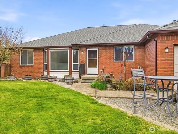 3rd image of 3135 74th Avenue SE