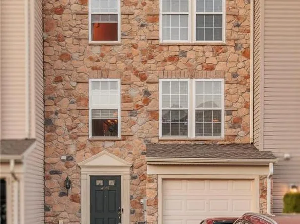 4087 Huckleberry Dr, Center Valley, PA 18034