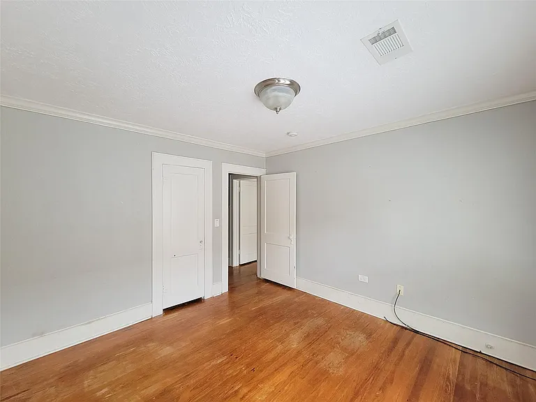 508 W Lang St — Photo 16