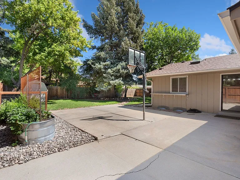 1305 S Lemay Ave — Photo 2
