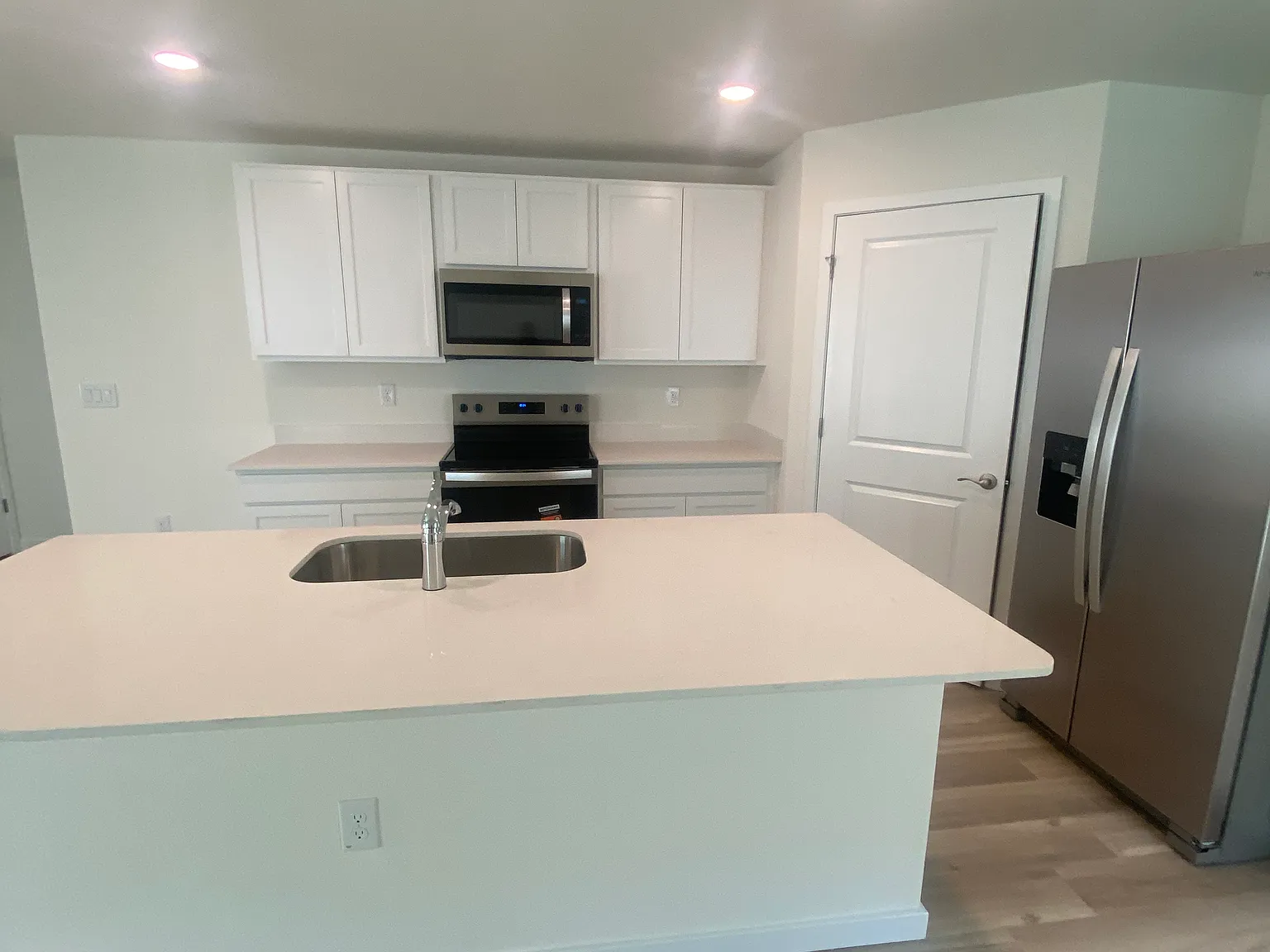 4 bed, 1665 sqft, $2,250 — Photo 4