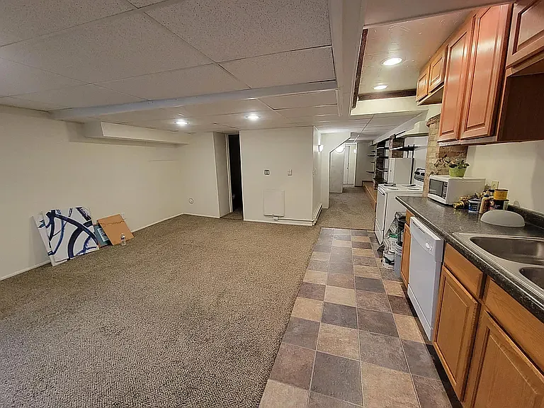 2 bed, $885 — Photo 1