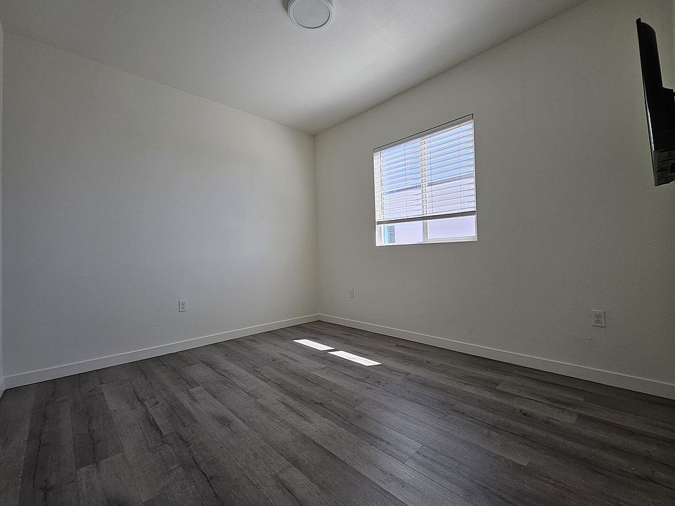 2nd image of 617 W 41st St #5