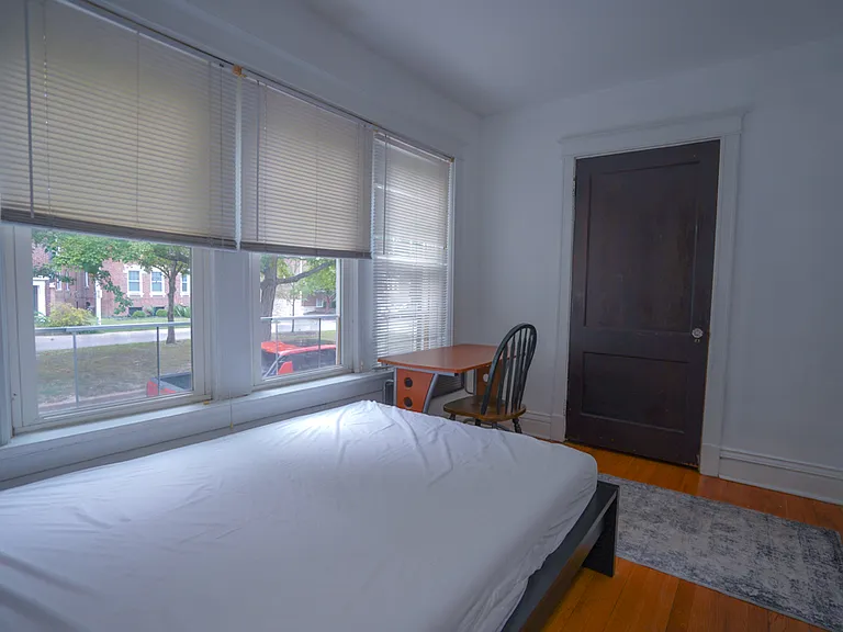 750 Leland Ave #1S — Photo 2