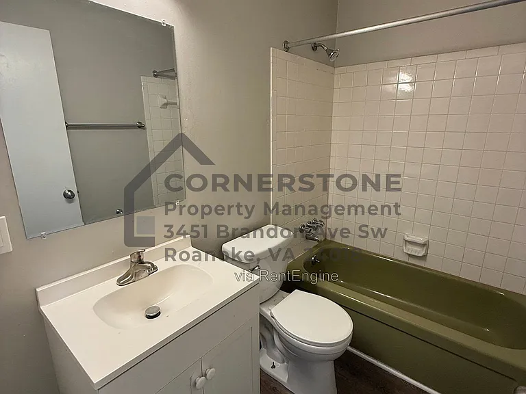 1401 3rd St SW #15 — Photo 6