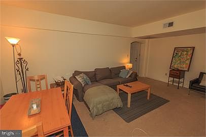 4th image of 1737 Queens Ln #1126