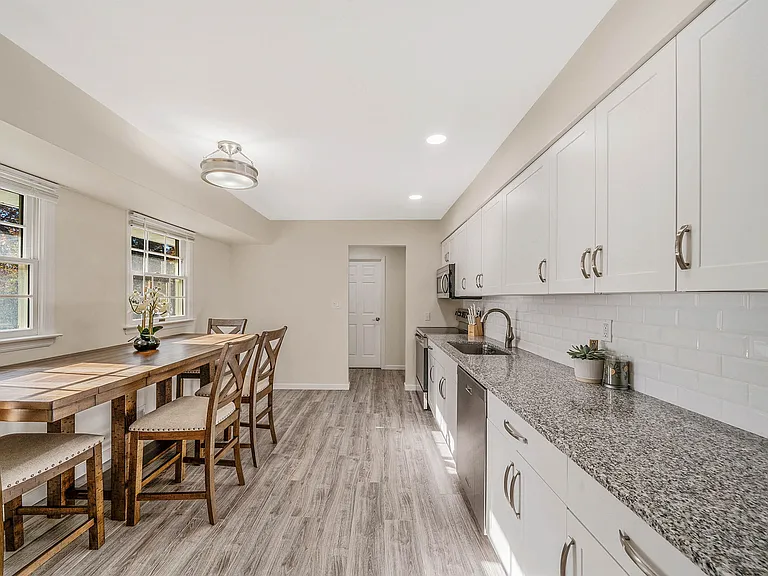 6 Rolling Hill Rd — Photo 9