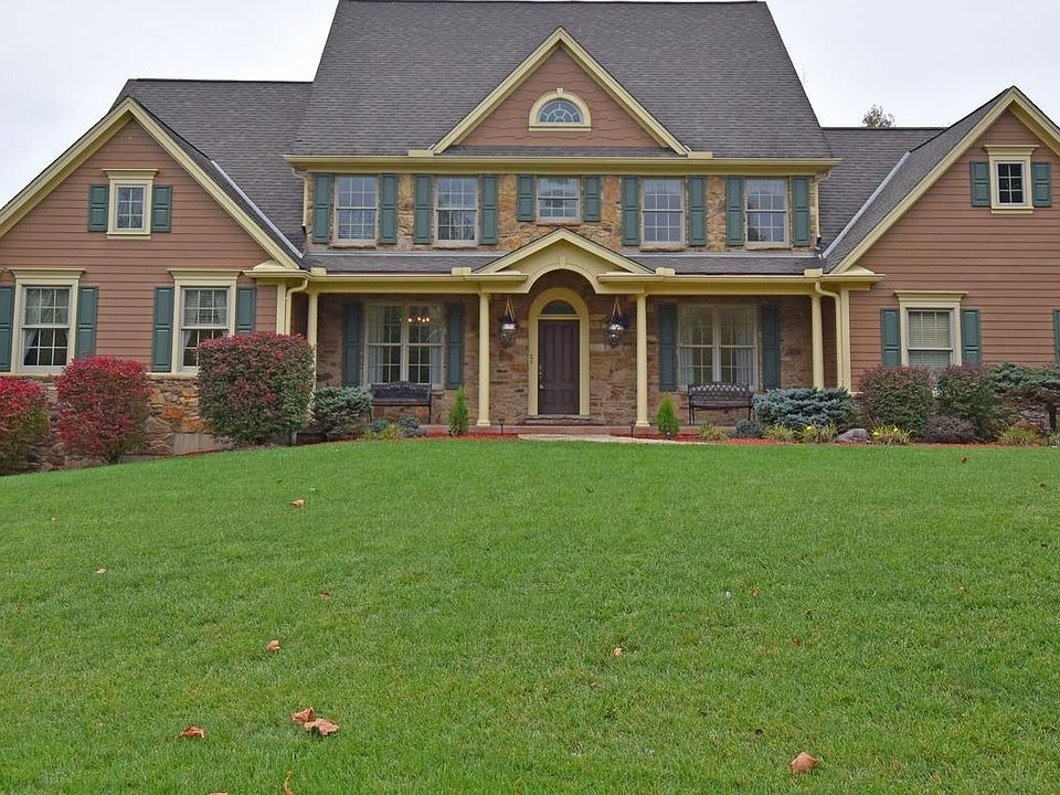 1st image of 5467 Charleston Woods Dr