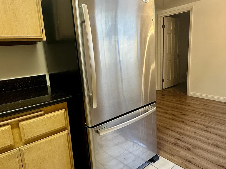 451 S Oakland Ave #8 — Photo 7