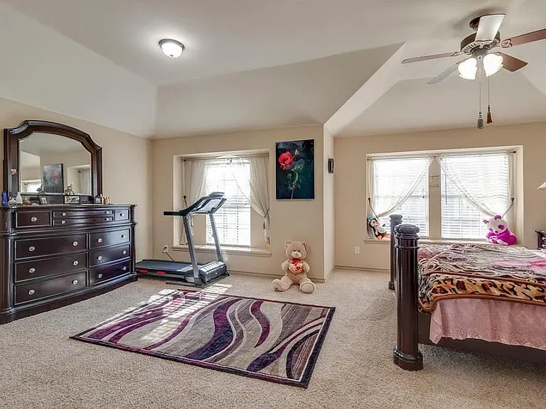 3900 Fernando Dr #3900 — Photo 7