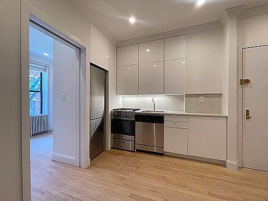 1st image of 105 Thompson St APT 7