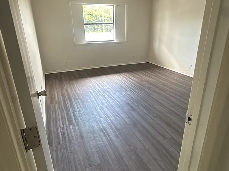 1083 Harold Dr #1 — Photo 5