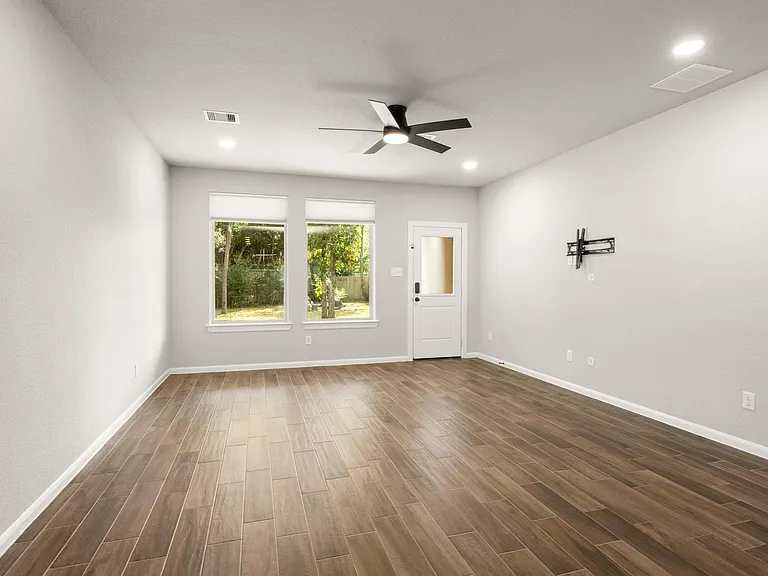 104 Winged Elm Ct — Photo 16