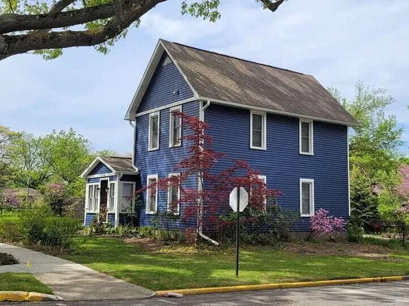 556 Lagrange St, South Haven, MI 49090